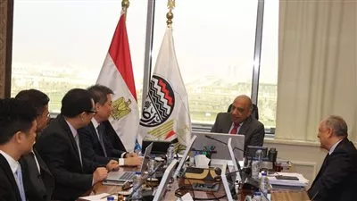 وزير قطاع الأعمال يبحث التعاون مع «شينجلي» الصينية لتطوير  «الدلتا للصلب» 