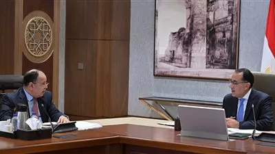 رئيس الوزراء يتابع مؤشرات الإيرادات العامة وإجراءات ضمان استمرار الانضباط المالي