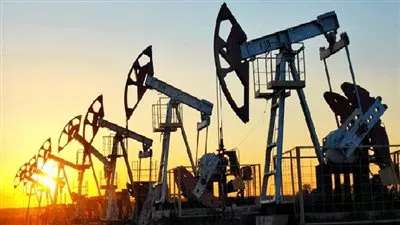 النفط يتكبد خسائر أسبوعية بـ6% مع انحسار التوتر الجيوسياسي