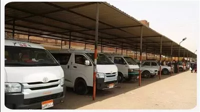 الحكومة تكشف حقيقة زيادة تعريفة الركوب لسيارات النقل الجماعي والسرفيس 