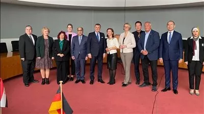 وزير السياحة يبحث سبل زيادة الحركة الألمانية الوافدة إلى مصر 