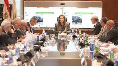 وزيرة التخطيط تترأس اجتماع مجلس إدارة بنك الاستثمار القومي