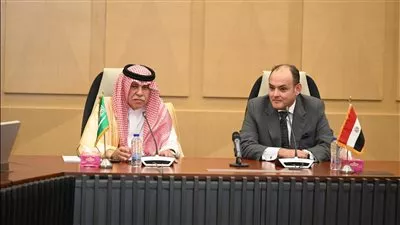 وزير التجارة والصناعة يبحث مع نظيره السعودي سبل تعزيز التعاون الاقتصادي