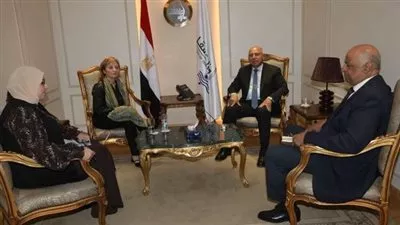 «الوزير» يبحث مع بنك الاستثمار الأوروبي التعاون المستقبلي بمشروعات النقل المختلفة 