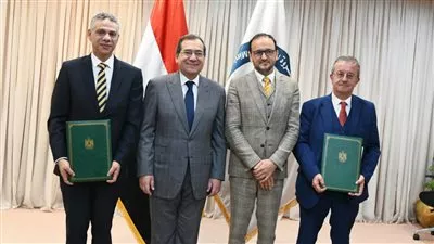 «الملا» يشهد توقيع بروتوكول تعاون بين شركتي التعاون للبترول وبتروناس مصر للزيوت 