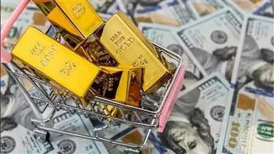ارتفاع أسعار الذهب عند التسوية مع تراجع الدولار وعوائد السندات