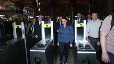 وزير النقل يرافق رئيسة المجر في زيارة تاريخية لمحطة مصر برمسيس 