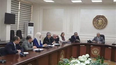 توجيه وزاري بسرعة الانتهاء من تطوير آليات إدارة منظومة العمالة غير المنتظمة إلكترونياً 