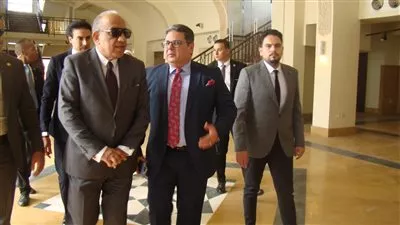 وزير قطاع الأعمال يتابع مستجدات خطة تطوير «مصر الجديدة للإسكان والتعمير»