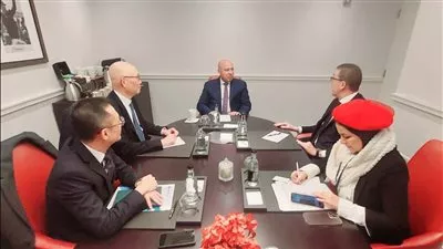 وزير النقل يبحث مع هاتشيسون العالمية تدعيم التعاون المشترك بمجال النقل البحري