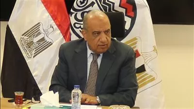 وزير قطاع الأعمال يستعرض مستجدات تنفيذ المشروع القومي لتطوير صناعة الغزل والنسيج