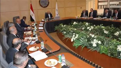 وزير النقل يعتمد عقود تأسيس شركتي مينائي جرجوب وبرنيس البحريين