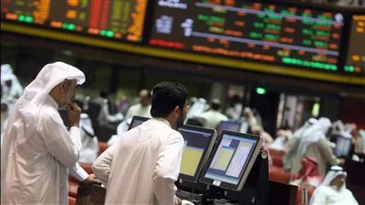 تراجع أسواق المال الخليجية مع تلاشي الحماس لخفض الفائدة الأمريكية