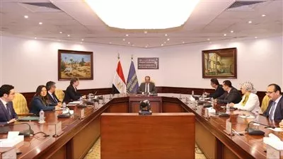 وزير الاتصالات يبحث مع ممثل برنامج الأمم المتحدة الإنمائي مشروعات التعاون المشترك 