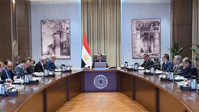 رئيس الوزراء يتابع جهود التوسع في إقامة مدارس «المتفوقين» و«النيل» و«اليابانية»