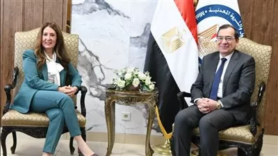  «الملا» يبحث زيادة الاستثمارات الأمريكية بمشروعات البترول والغاز والهيدروجين في مصر