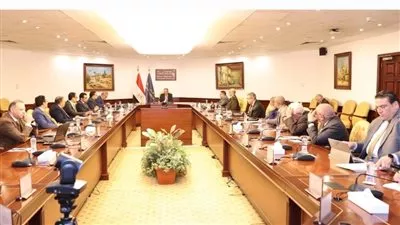 وزير الاتصالات يناقش محاور المرحلة الثانية من الاستراتيجية الوطنية للذكاء الاصطناعي