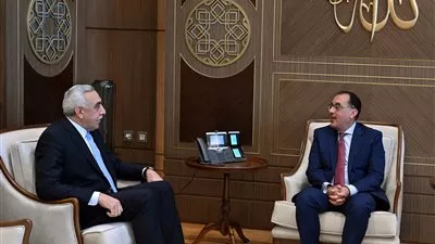 رئيس الوزراء يؤكد حرص مصر على دعم العلاقات التاريخية مع العراق في مختلف المجالات
