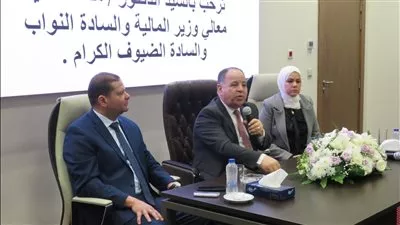 وزير المالية يوجه بضرورة التوسع فى الحلول الضريبية الذكية