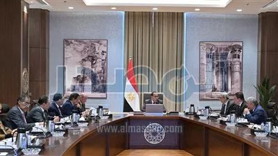رئيس الوزراء يناقش خطوات إعادة هيكلة الهيئة العامة للاستعلامات