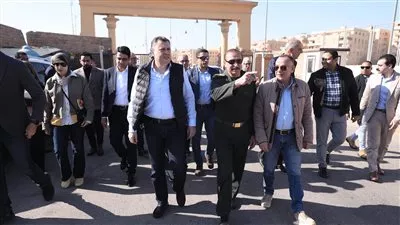 وزير السياحة والآثار يتفقد آخر مستجدات تطوير الخدمات بمنطقة أهرامات الجيزة
