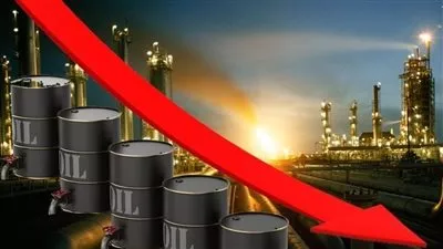 تراجع أسعار النفط مع توخي المستثمرين الحذر قبل بيانات أمريكية