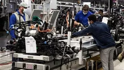 إنتاج المصانع الأمريكية يواصل التراجع خلال ديسمبر 2023