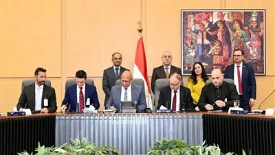 «الإسكان» تتعاون مع شركات وطنية وعالمية لإنتاج مستلزمات مشروعات المياه والصرف الصحي