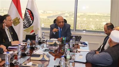 وزير قطاع الأعمال يلتقي وفدًا من رجال الأعمال والمستثمرين الباكستانيين