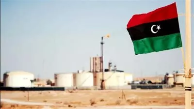 تراجع إنتاج النفط الليبي دون مليون برميل يومياً