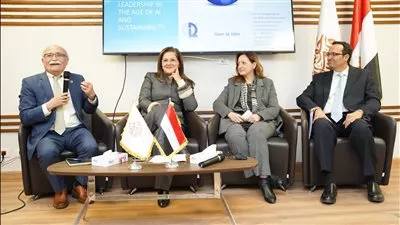 وزيرة التخطيط تفتتح مائدة مستديرة بعنوان «تمكين القيادة في عصر الذكاء الاصطناعي والاستدامة»