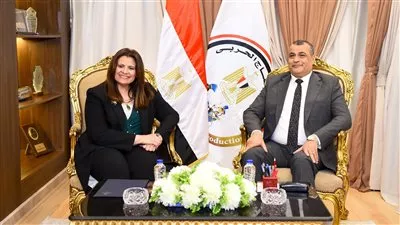 «الهجرة» و«الإنتاج الحربي» يبحثان دعم العاملين بالخارج لإقامة مشروعات صناعية في مصر