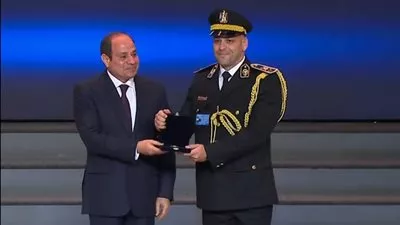 الرئيس السيسي يكرم أسماء الشهداء خلال الاحتفال بعيد الشرطة الـ72