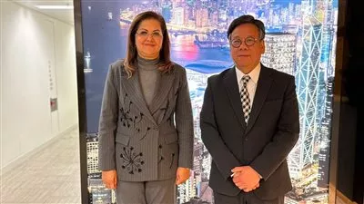 وزيرة التخطيط تدعو وزير التجارة والتنمية الاقتصادية بهونج كونج لزيارة مصر