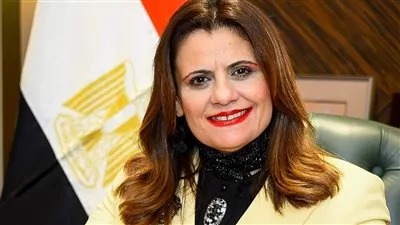 وزيرة الهجرة: مد العمل بمبادرة «سيارات المصريين بالخارج» فرصة أخيرة للراغبين 