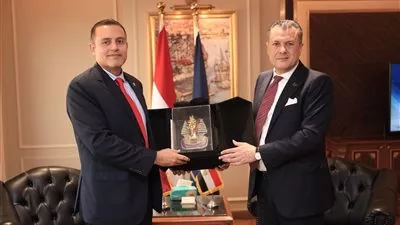 وزير السياحة يبحث تعزيز التعاون بين مصر وقطر  بمجال السياحة والآثار