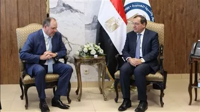  «الملا» يبحث خطط «أباتشى» التوسعية للبحث عن البترول والغاز في مصر