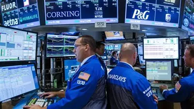 الأسهم الأمريكية تنهي سلسلة مكاسب على مدار 5 أسابيع