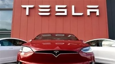 شركة Tesla تستدعي 2.2 مليون سيارة كهربائية بأمريكا