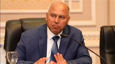 وزير النقل يبحث فرص الاستثمار بميناء بورتوفيق في السويس