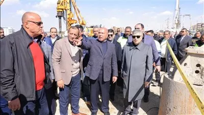 وزير النقل ورئيس هيئة قناة السويس يبحثان توطين صناعة بناء السفن بمصر