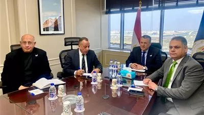 وزير السياحة يبحث إقامة معرض للآثار المصرية بأحد متاحف مدينة ڤالتا بمالطا 