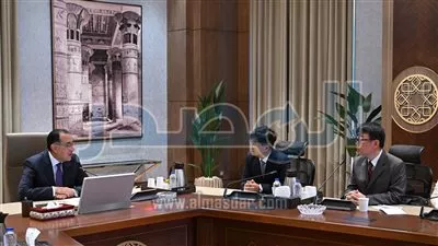 رئيس الوزراء يبحث خطط «سامسونج» لزيادة صادراتها من مصر بنسبة 50%