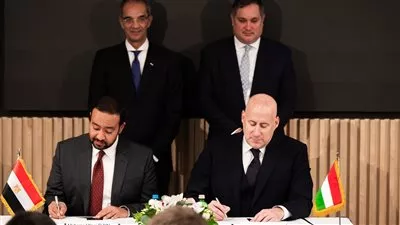 توقيع اتفاقية لإنشاء أول كابل بحري يربط بين مصر وألبانيا