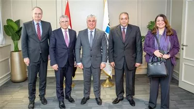 رئيس اقتصادية قناة السويس يبحث تعزيز التعاون مع المفوضية الأوروبية 