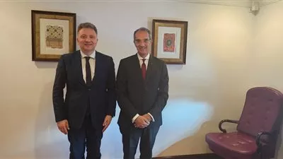 وزير الاتصالات يبحث فتح آفاق جديدة لاستثمارات الشركات الصربية بمجال التعهيد فى مصر