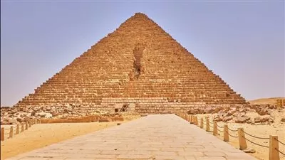 «السياحة» تعلن رفض مشروع الترميم المعماري لهرم منكاورع