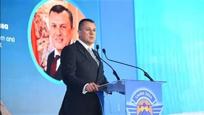 أحمد عيسى: السياحة الوافدة إلى مصر تعتمد على الطيران بنسبة تتخطى 90%