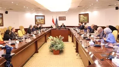 وزير الاتصالات يبحث أوجه التعاون مع البنك الدولي في مجالات التحول الرقمي 