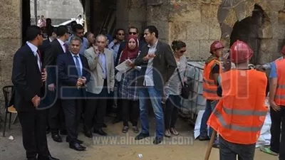 بالصور .. وزير 